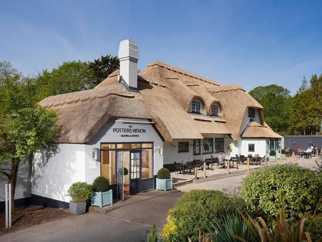The Potters Heron – Ampfield