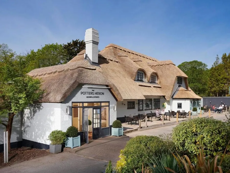 The Potters Heron – Ampfield