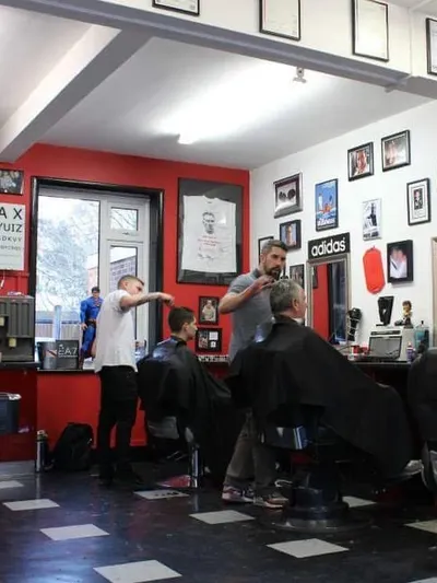 barber at work